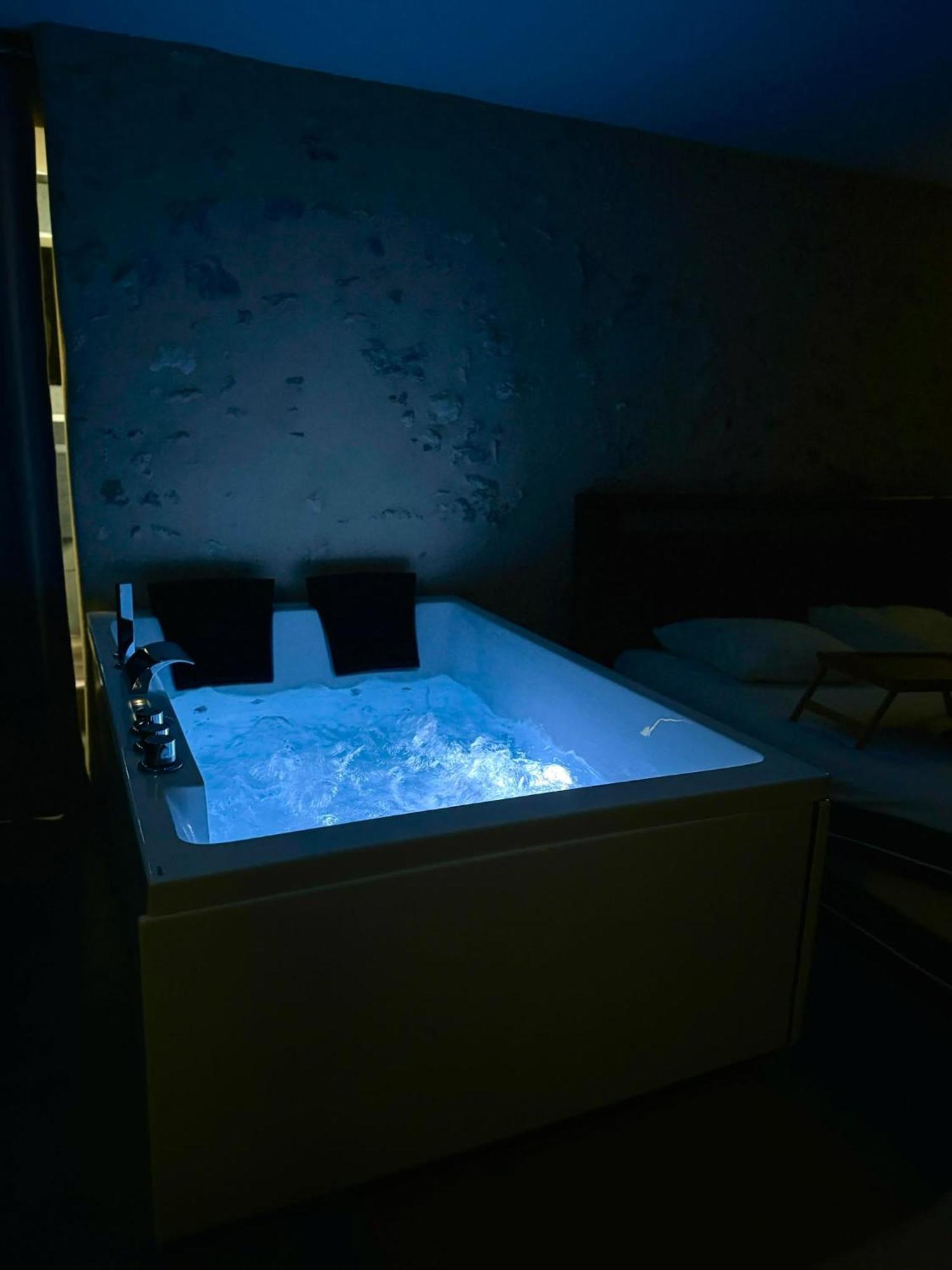Love Queen Spa Detente 블루아 외부 사진